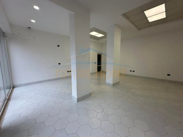 Tirane, jepet me qera ambjent biznesi Kati 0, 50 m² 500 € (Unaza e Re)