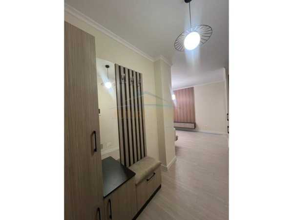Durres, jepet me qera apartament 1+1+Ballkon Kati 5, 83 m² 550 € 