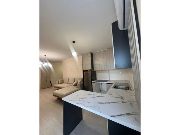 Durres, jepet me qera apartament 1+1+Ballkon Kati 5, 83 m² 550 € 