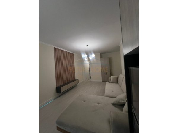Durres, jepet me qera apartament 1+1+Ballkon Kati 5, 83 m² 550 € 