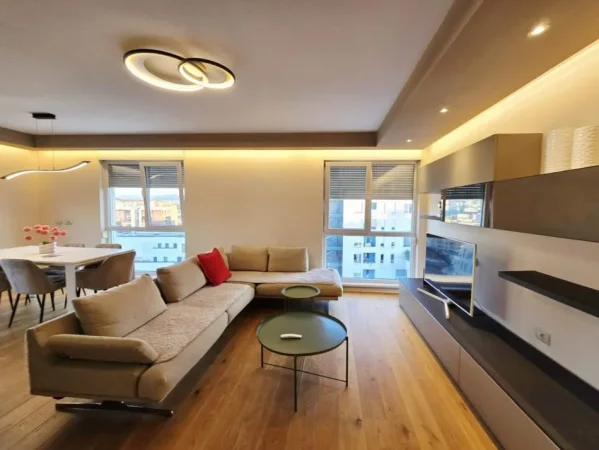 Tirane, shitet apartament 3+1 , 138 m² 