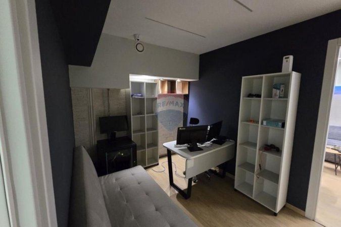 Tirane, shes dyqan Kati 0, 82 m² (kristal center)