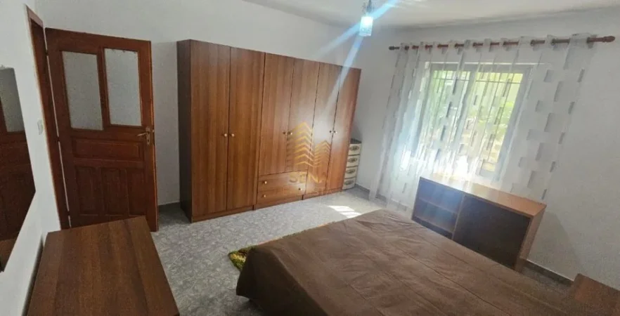 Tirane, jepet me qera apartament 1+1 Kati 1, 65 m² 400 € (Ish Parku i Autobuzave)