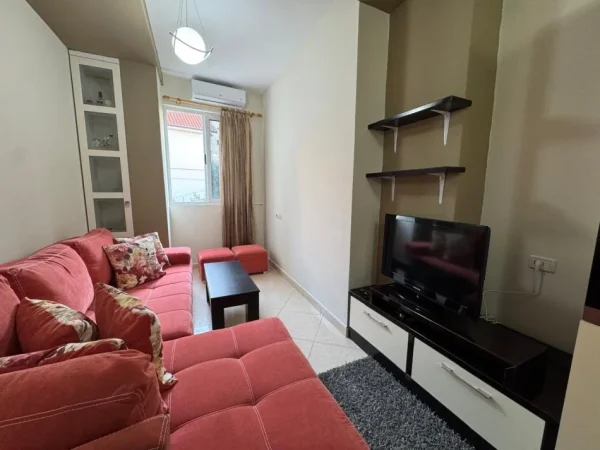 Tirane, jepet me qera apartament 1+1+Ballkon Kati 3, 74 m² 400 € (Fresk)