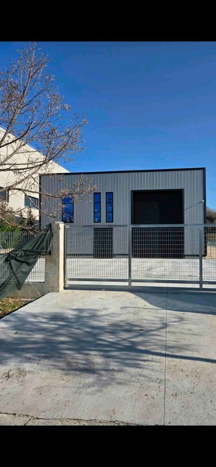 Tirane, jepet me qera magazine Kati 0, 850 m² 4.250 € (AUTOSTRADA TIRANE-DURRES)