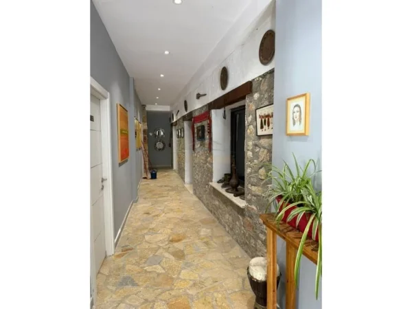 Tirane, shitet hotel , 600 m² 1.500.000 € (Qeparo)