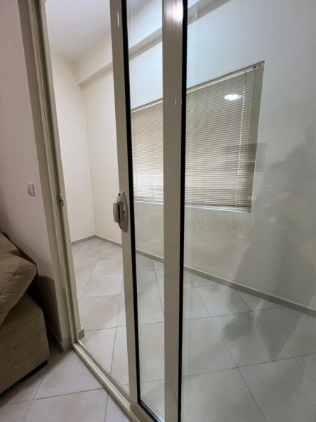 Tirane, jepet me qera apartament duplex 1+1 Kati 1, 65 m² 410 € (Rruga Muhamet Deliu)