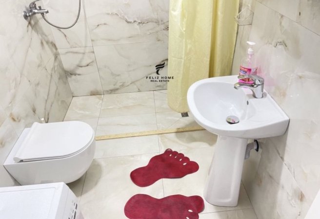 Tirane, jepet me qera apartament 2+1 Kati 1, 75 m² 550 € (ASTIR)