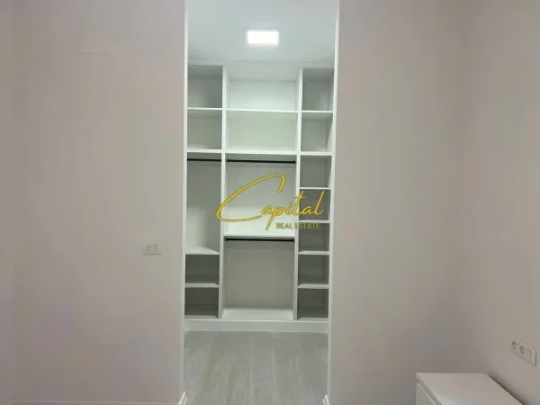 Tirane, jepet me qera apartament 1+1 Kati 2, 70 m² 600 € (ASTIR)