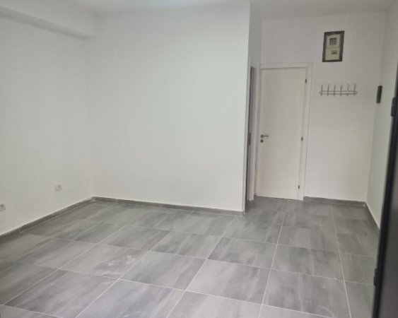 Tirane, jepet me qera ambjent biznesi Kati 0, 30 m² 370 € (Rruga Sulejman Pasha)
