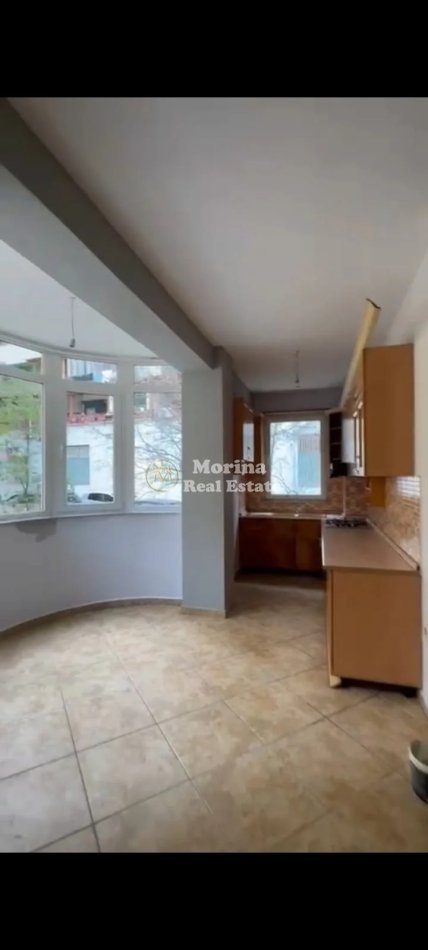 Tirane, jepet me qera apartament 2+1 Kati 3, 89 m² 650 € (Kodra e Diellit)