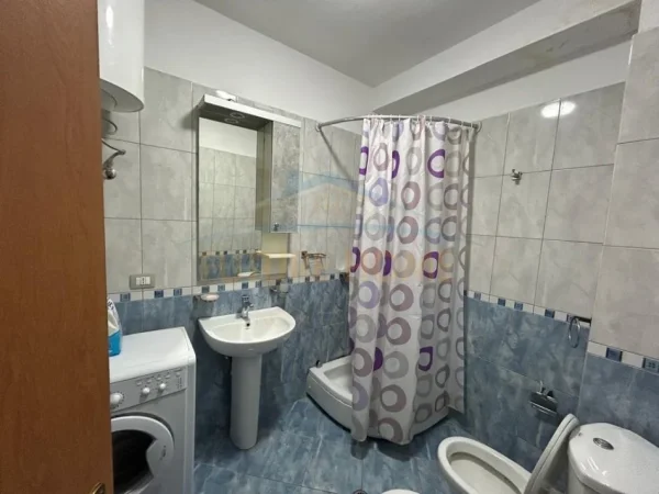 Durres, jepet me qera apartament 2+1+Ballkon Kati 7, 102 m² 450 € 