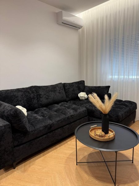 Tirane, jepet me qera apartament 1+1 Kati 2, 90 m² 1.000 € (KOPSHTI ZOOLOGJIK)