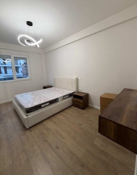 Tirane, jepet me qera apartament 1+1 Kati 1, 70 m² 800 € 