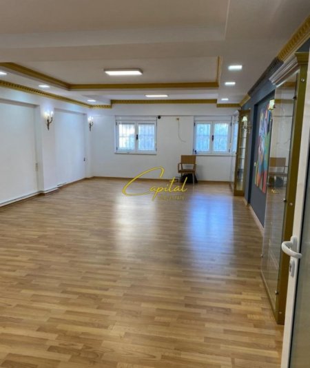 Tirane, jepet me qera ambjent biznesi Kati 0, 160 m² 1.400 € (QENDER)
