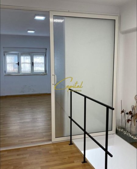 Tirane, jepet me qera ambjent biznesi Kati 0, 160 m² 1.400 € (QENDER)