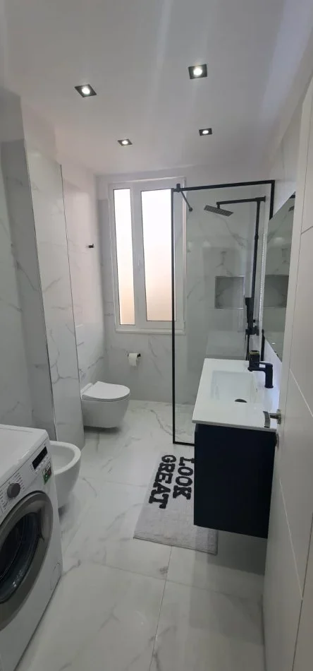 Tirane, shitet apartament 1+1 , 62 m² 168.000 € 