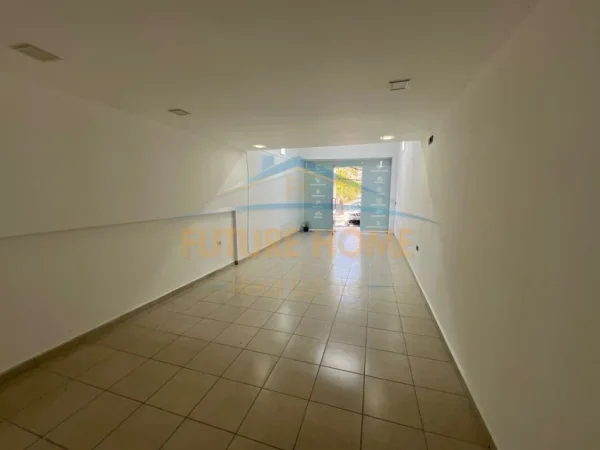 Tirane, shitet ambjent biznesi Kati 0, 51 m² 65.000 € (Unaza e Re)