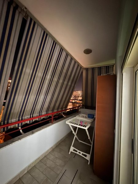 Tirane, jepet me qera apartament 2+1+Ballkon Kati 7, 97 m² 600 € (rruga asim vokshi)