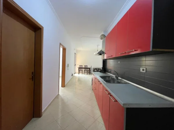 Tirane, shitet apartament 1+1 Kati 5, 61 m² 100.000 € (Yzberisht)