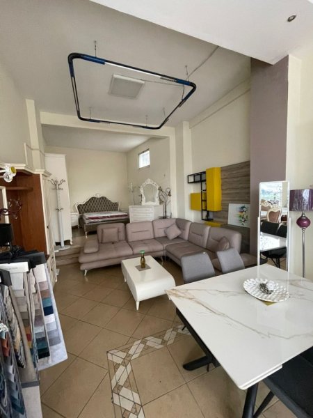 Tirane, jepet me qera dyqan Kati 0, 360 m² 7.500 € (BULEVARDI ZOGU I PARE )