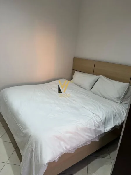 Tirane, jepet me qera apartament 2+1+Ballkon Kati 9, 75 m² 350 € (SHENGJIN)