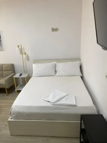 Tirane, jepet me qera garsonier 1+1 , 40 m² 485 € (rruga e bogdaneve)