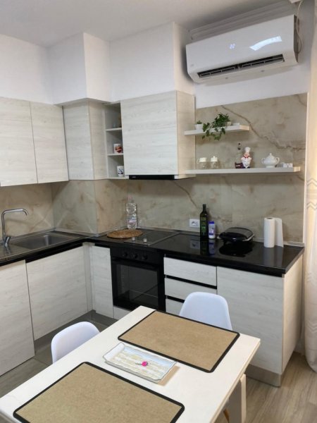 Tirane, jepet me qera garsonier 1+1 , 40 m² 485 € (rruga e bogdaneve)