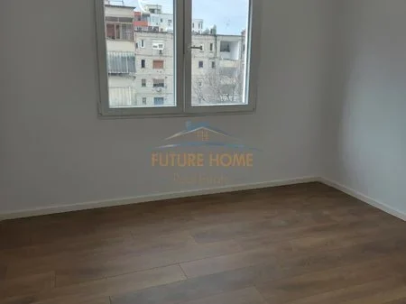 Shitet, Apartament 1+1, Tregu elektrik, Tiranë. AREA62925
