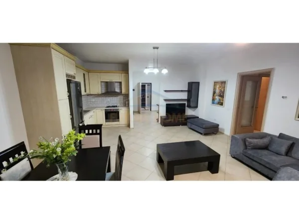 Tirane, jepet me qera apartament 2+1 Kati 4, 124 m² 850 € (Kopshti Zoologjik)