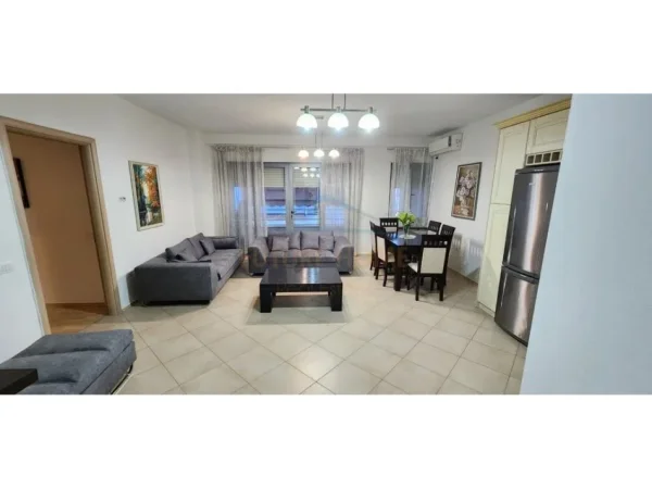 Tirane, jepet me qera apartament 2+1 Kati 4, 124 m² 850 € (Kopshti Zoologjik)