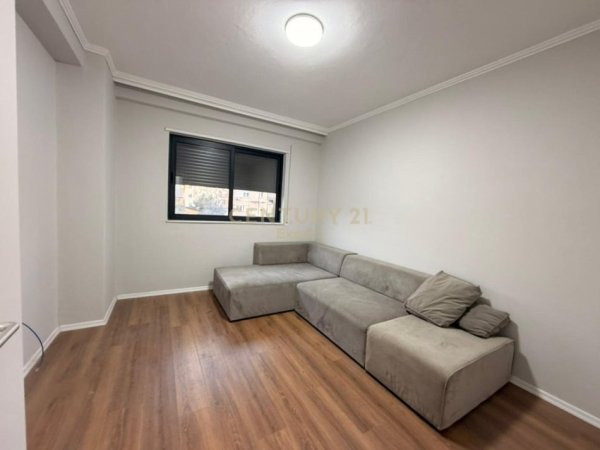 Tirane, jepet me qera ambjent biznesi Kati 2, 121 m² 750 € (Rruga e Durresit expert131522)