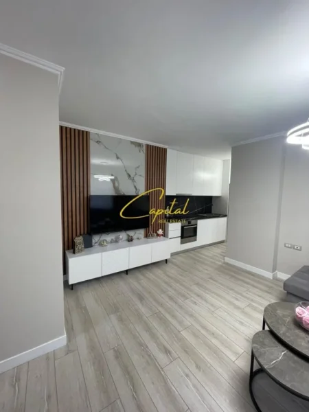 Tirane, jepet me qera apartament 1+1 Kati 3, 75 m² 900 € (RRUGA E KOSOVAREVE)