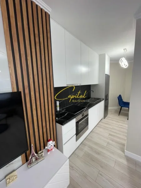 Tirane, jepet me qera apartament 1+1 Kati 3, 75 m² 900 € (RRUGA E KOSOVAREVE)