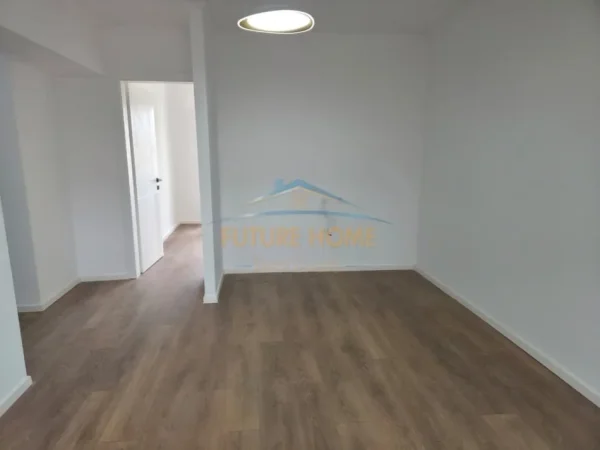 Tirane, shitet apartament 1+1 Kati 4, 50 m² 108.000 € (Tregu i ri Elektrik)