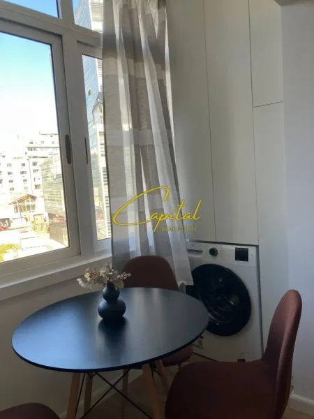 Tirane, jepet me qera apartament 1+1 Kati 4, 35 m² 500 € (QENDER)