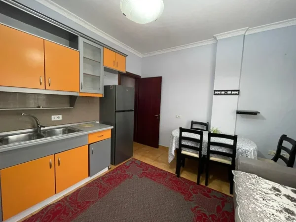 Tirane, jepet me qera apartament 1+1 Kati 2, 60 m² 350 € (Kodra e Diellit)