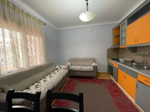 Tirane, jepet me qera apartament 1+1 Kati 2, 60 m² 350 € (Kodra e Diellit)