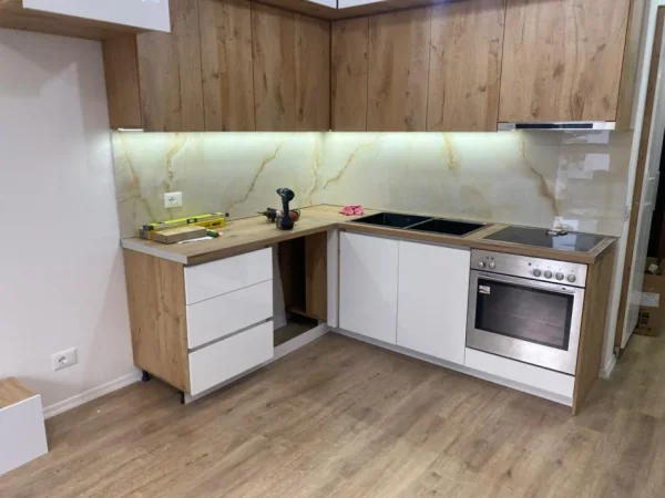 Tirane, jepet me qera apartament 1+1 , 62 m² 400 € (Univers City)