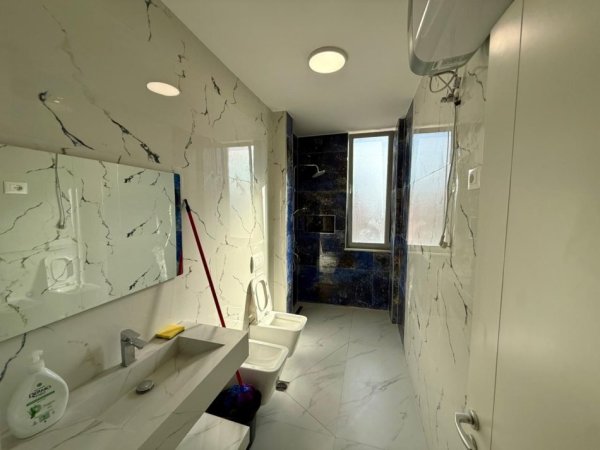 🏘️ Jepet me qira apartament 2+1 📍 Ali Demi, te Fusha