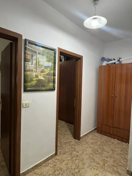 Tirane, jepet me qera apartament 1+1+Ballkon Kati 3, 60 m² 520 € 