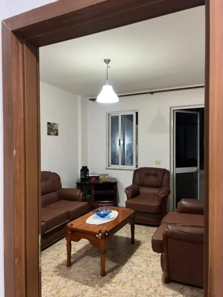 Tirane, jepet me qera apartament 1+1+Ballkon Kati 3, 60 m² 520 € 