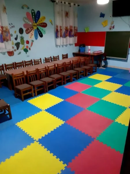 Tirane, jepet me qera ambjent biznesi , 200 m² 1.000 € (YZBERISHT)