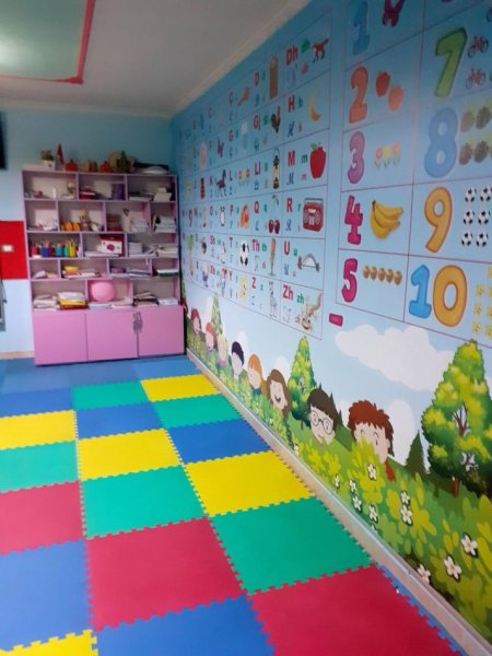 Tirane, jepet me qera ambjent biznesi , 200 m² 1.000 € (YZBERISHT)