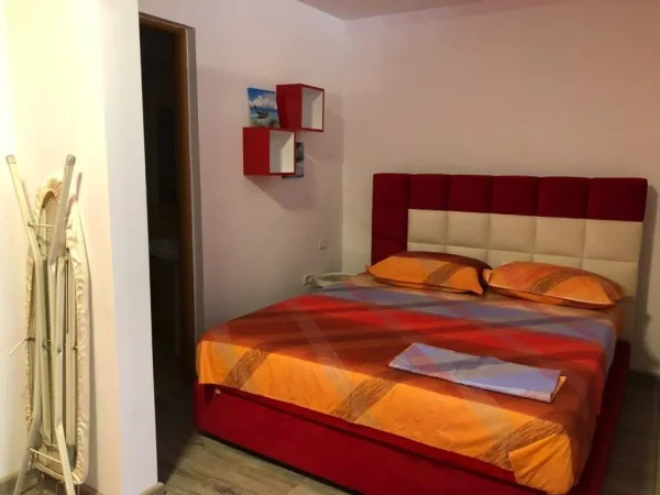 Tirane, jepet me qera apartament 1+1 Kati 7, 400 € 