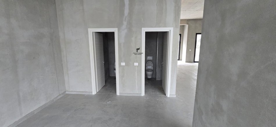 Tirane, jepet me qera dyqan Kati 0, 127 m² 1.260 € (ASTIR)