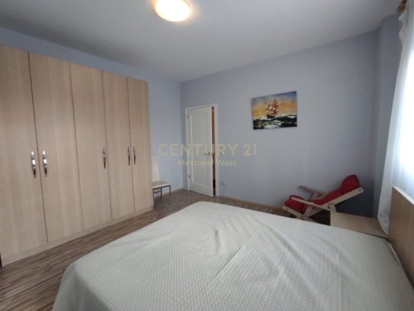 Tirane, jepet me qera apartament 2+1+Ballkon Kati 2, 90 m² 750 € (Myslym shyri)