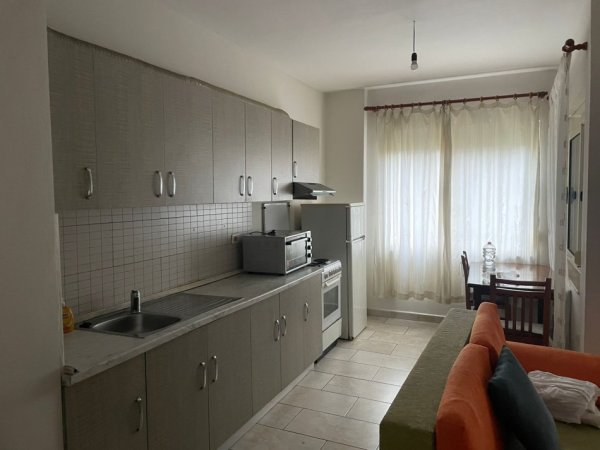 Tirane, jepet me qera apartament 1+1 Kati 2, 75 m² 400 €