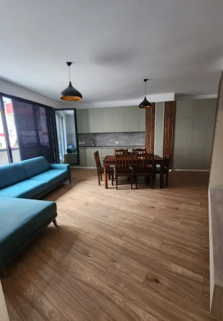 Tirane, jepet me qera apartament 2+1 , 95 m² 1.000 € 