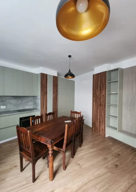 Tirane, jepet me qera apartament 2+1 , 95 m² 1.000 € 